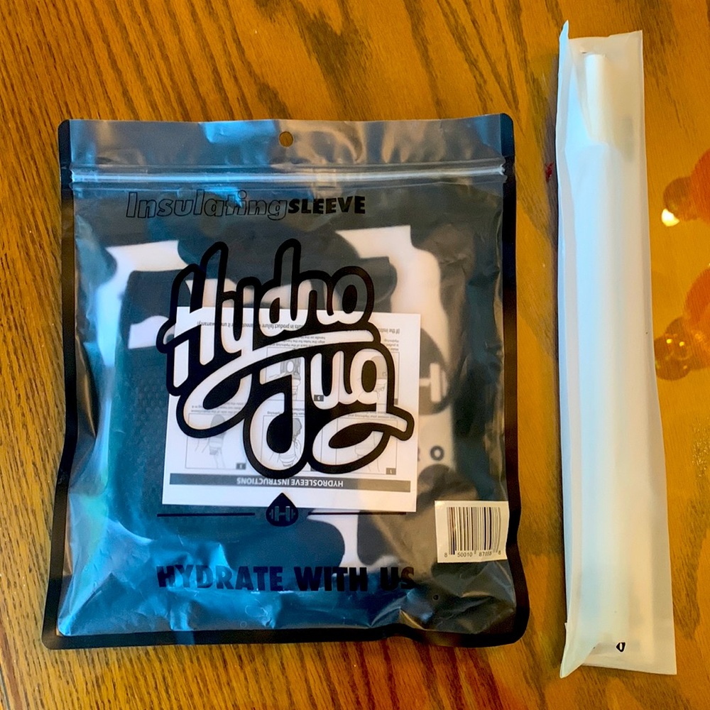 🦄RARE🦄 Limited Edition HydroJug Cow print sleeve & straw bundle